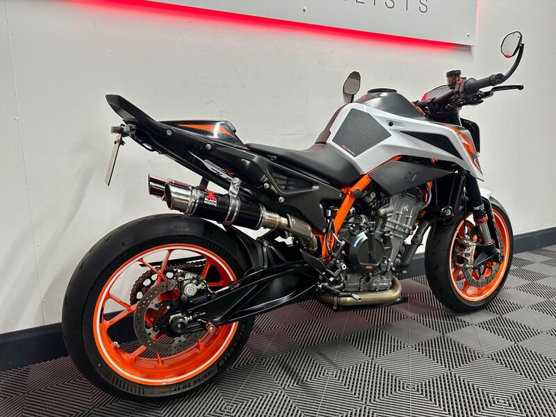 KTM 890 DUKE