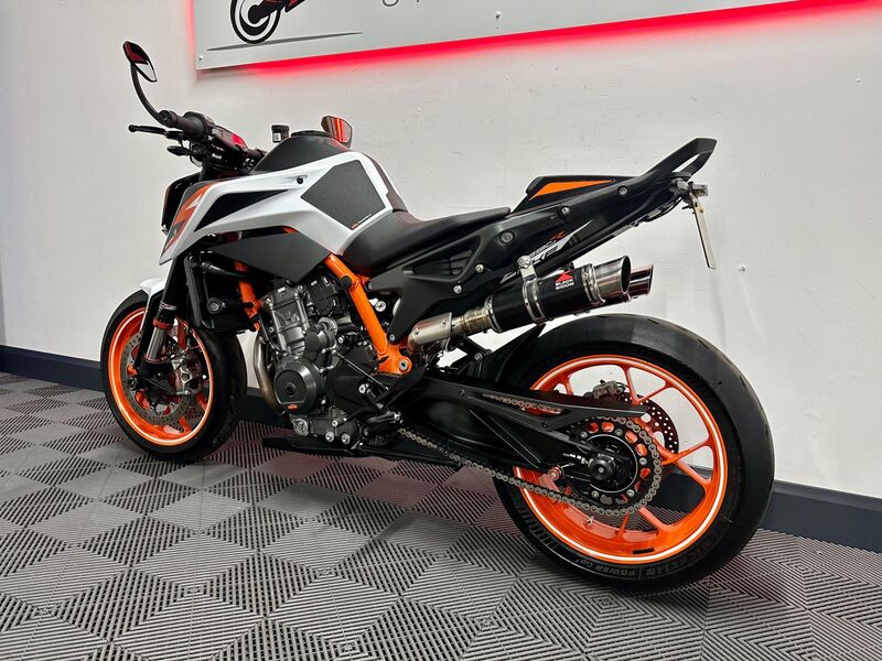 KTM 890 DUKE