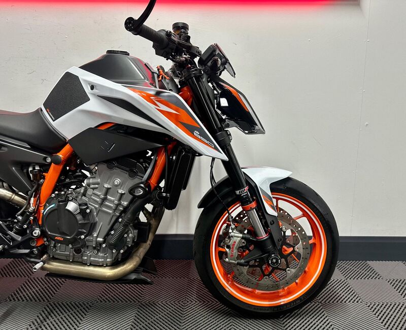 KTM 890 DUKE