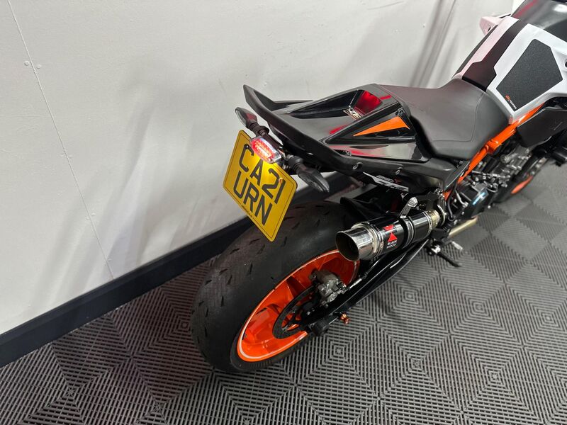 KTM 890 DUKE