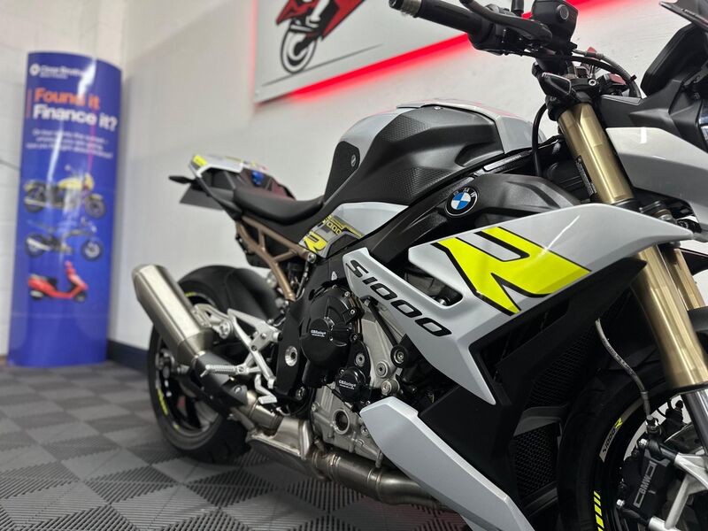 BMW S1000R