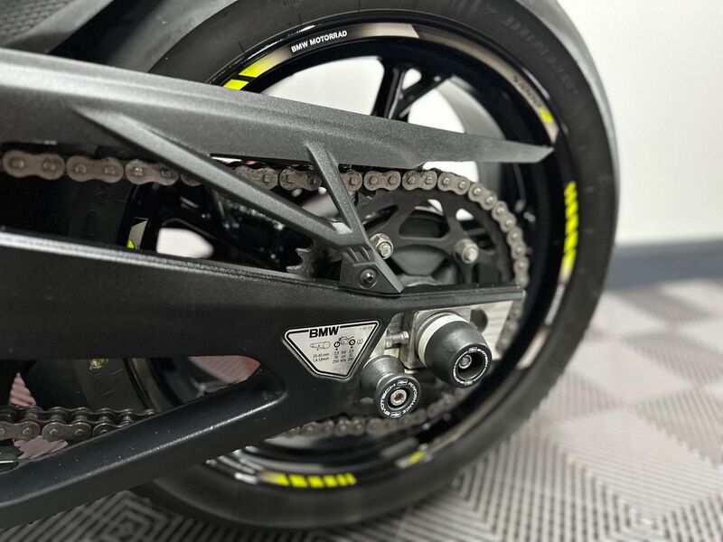 BMW S1000R