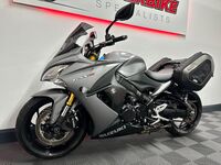 SUZUKI GSX-S1000F