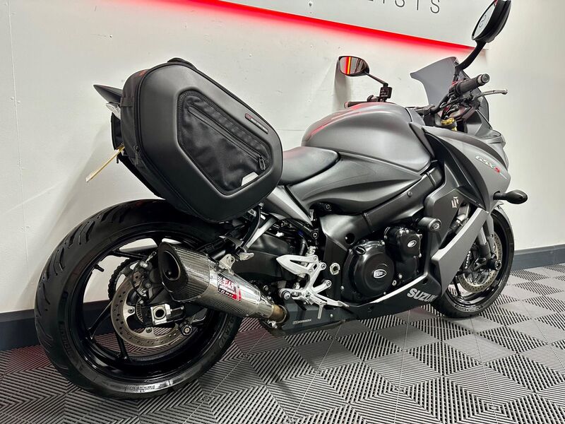 SUZUKI GSX-S1000F