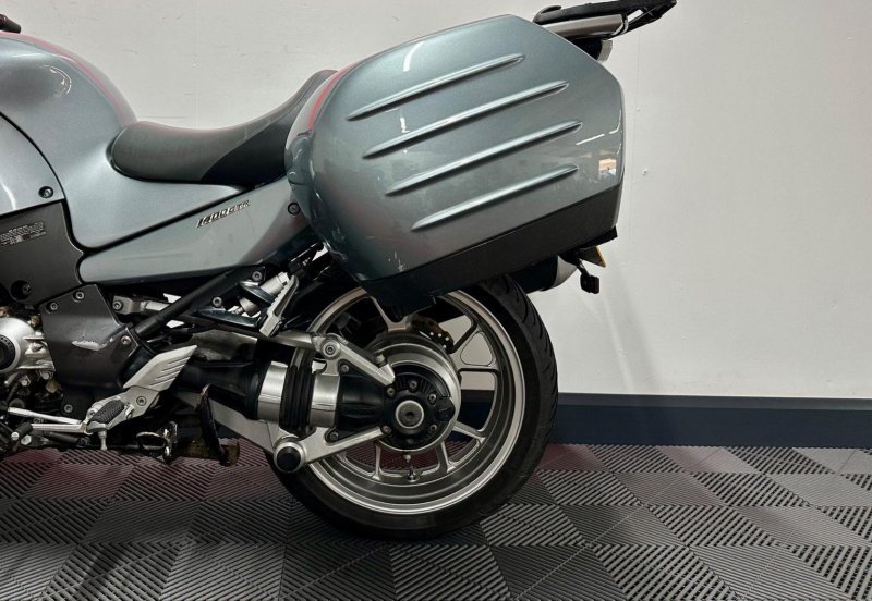 KAWASAKI 