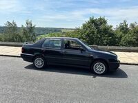 VOLKSWAGEN VENTO