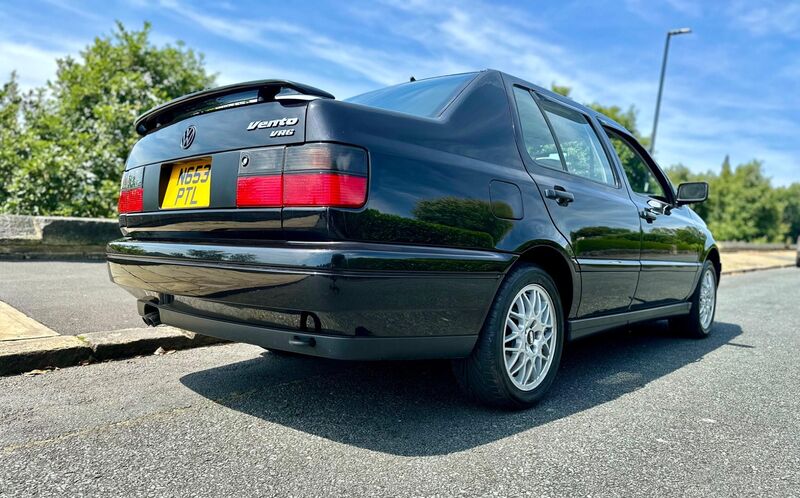 VOLKSWAGEN VENTO