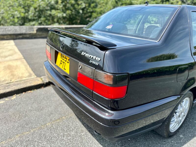 VOLKSWAGEN VENTO