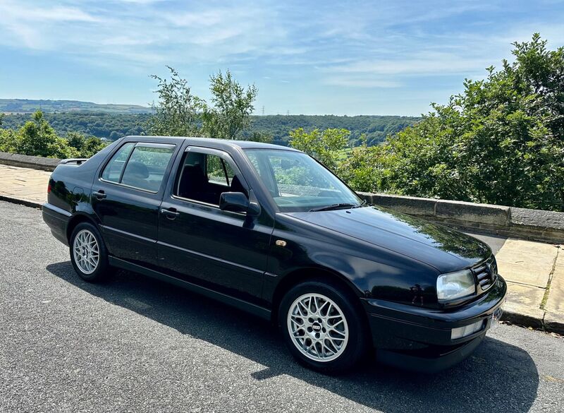 VOLKSWAGEN VENTO