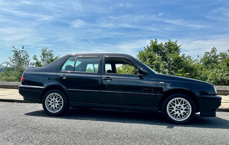 VOLKSWAGEN VENTO