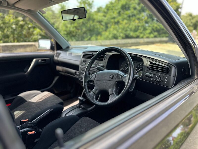 VOLKSWAGEN VENTO