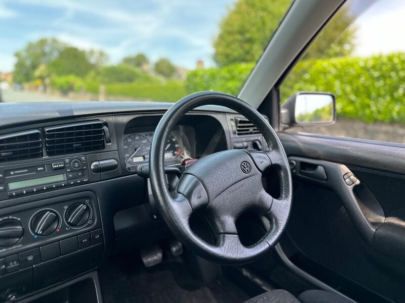 VOLKSWAGEN VENTO