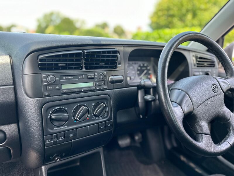 VOLKSWAGEN VENTO