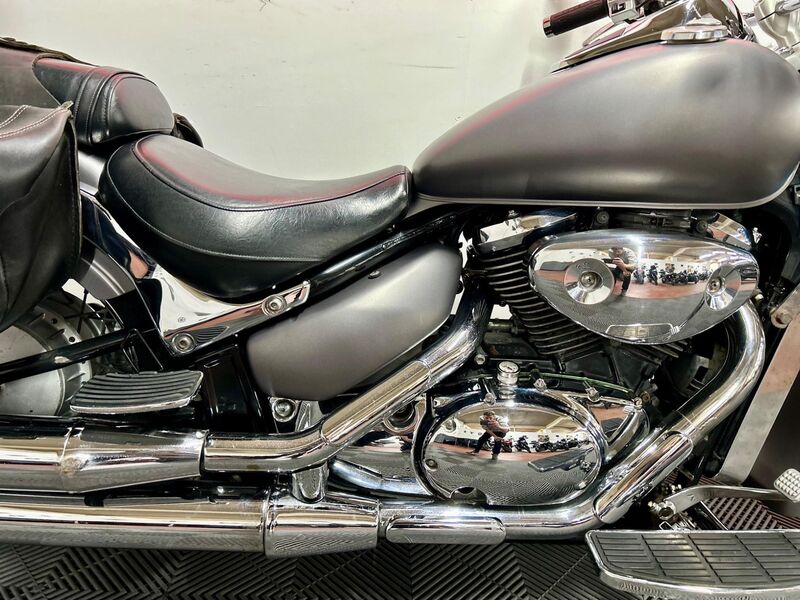 SUZUKI Intruder 800