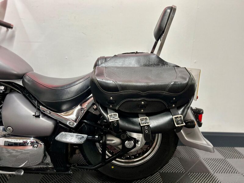 SUZUKI Intruder 800