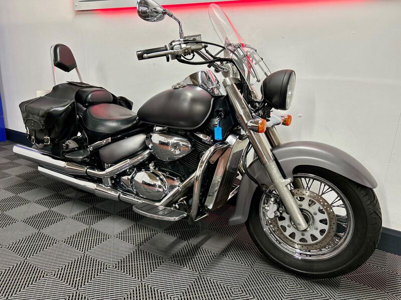 SUZUKI Intruder 800