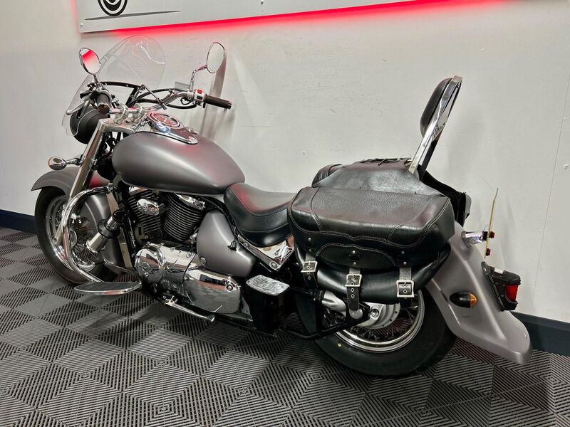 SUZUKI Intruder 800
