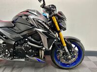 SUZUKI GSX-S750