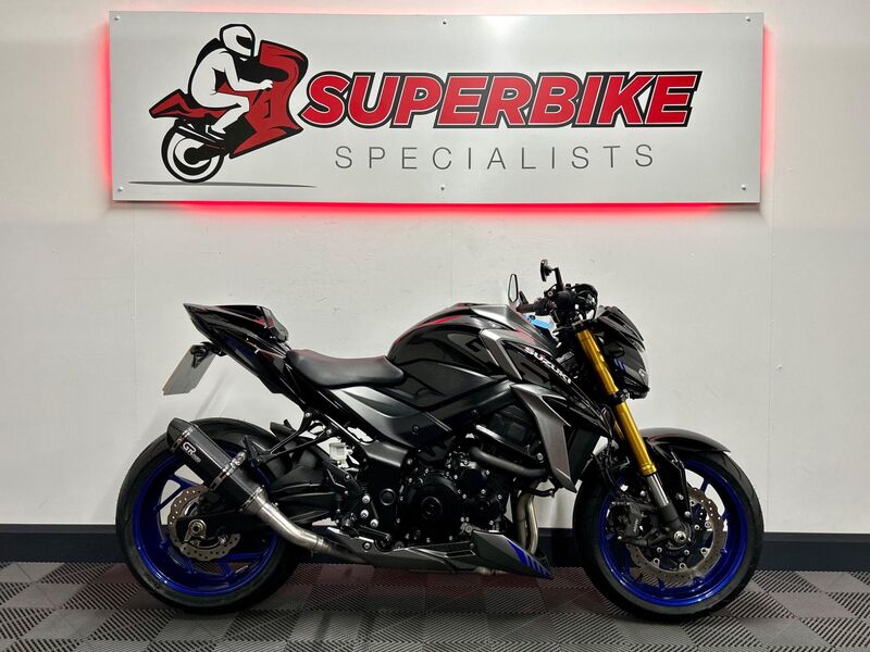 SUZUKI GSX-S750