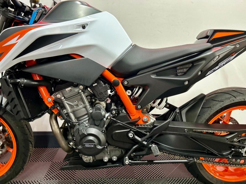 KTM 890 DUKE