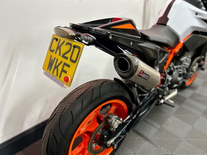 KTM 890 DUKE