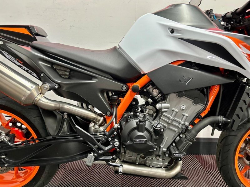 KTM 890 DUKE