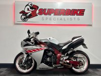 YAMAHA R1