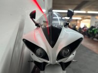 YAMAHA R1