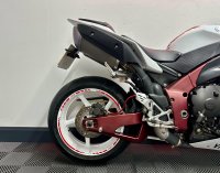 YAMAHA R1