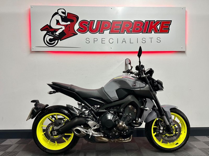 YAMAHA MT-09