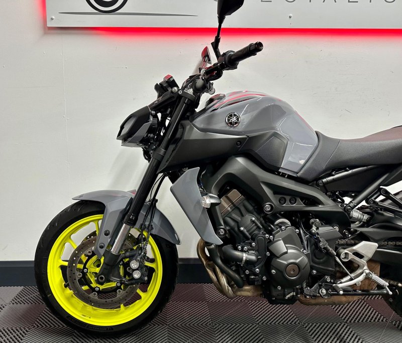 YAMAHA MT-09