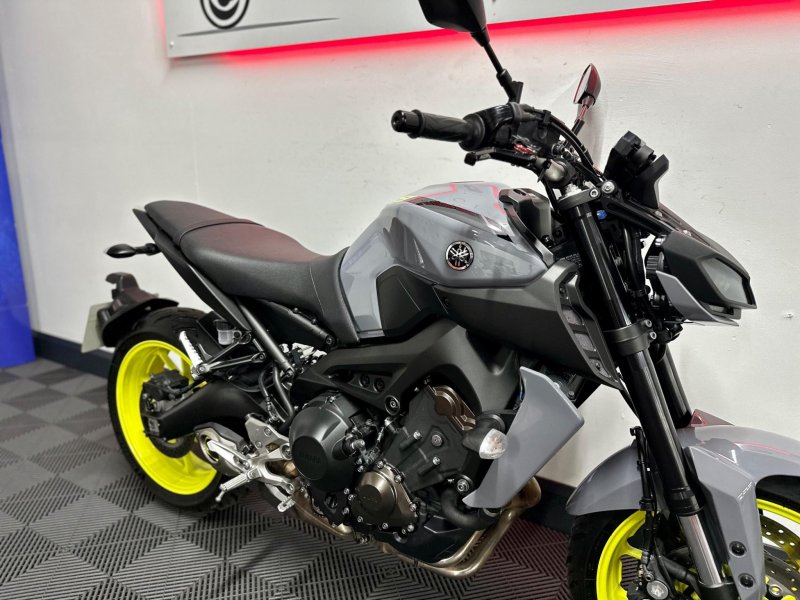 YAMAHA MT-09