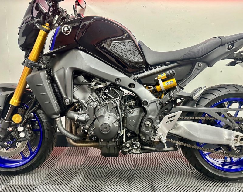 YAMAHA MT-09