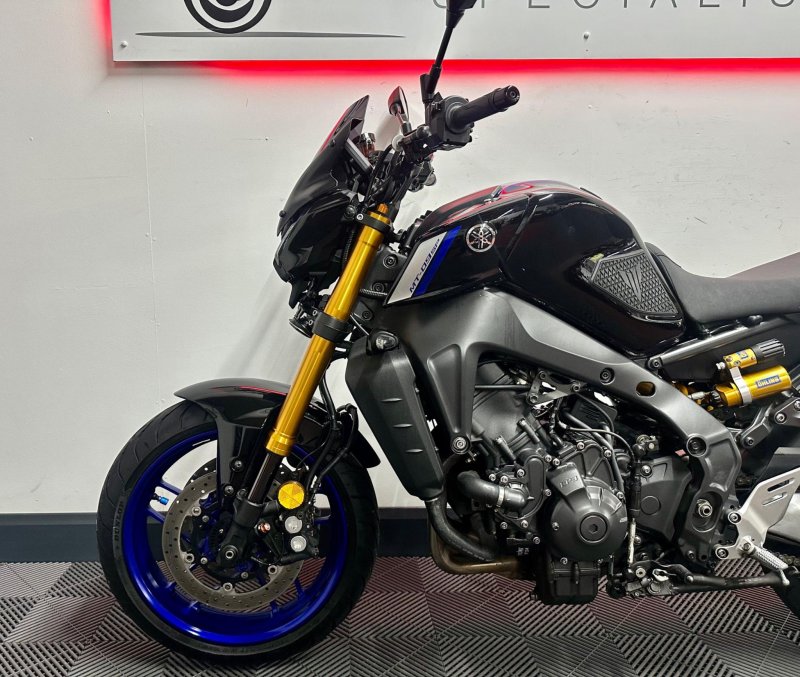 YAMAHA MT-09