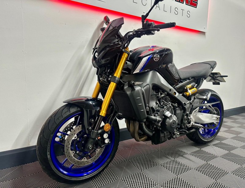 YAMAHA MT-09