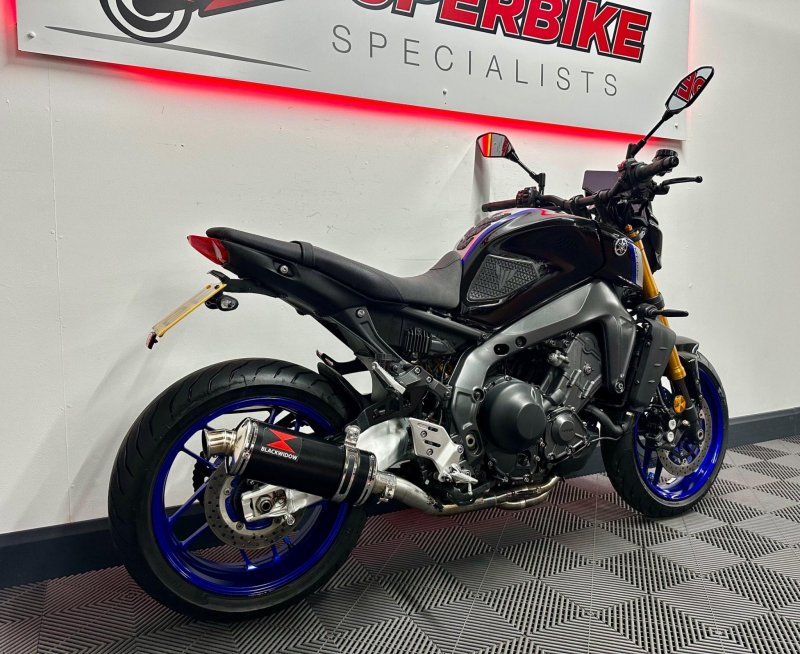 YAMAHA MT-09