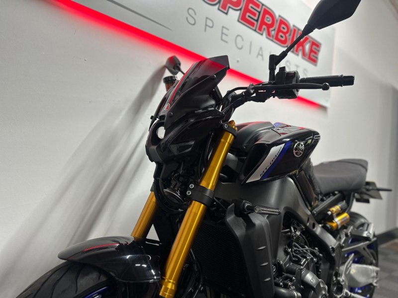 YAMAHA MT-09
