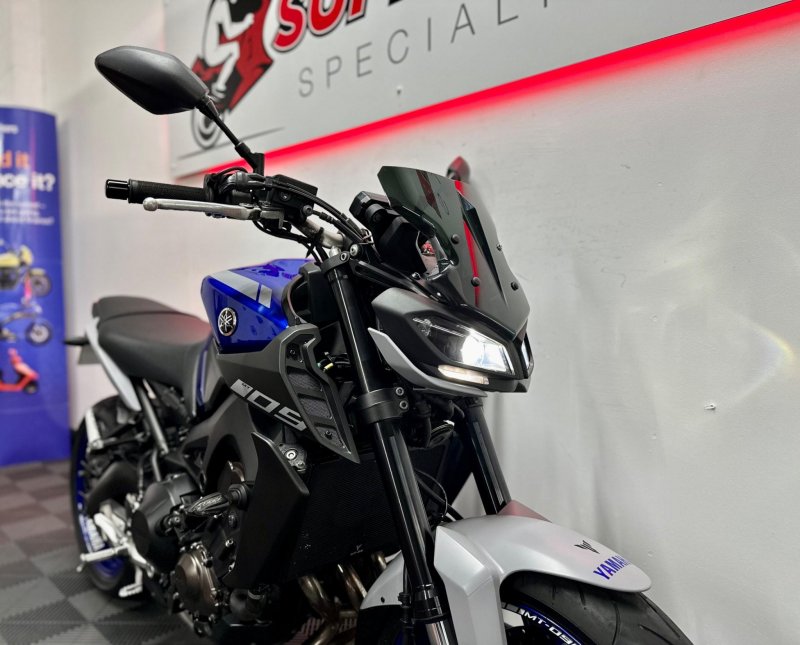 YAMAHA MT-09