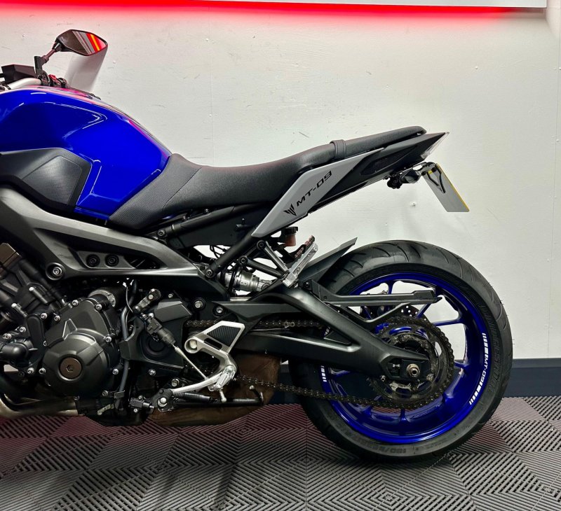 YAMAHA MT-09