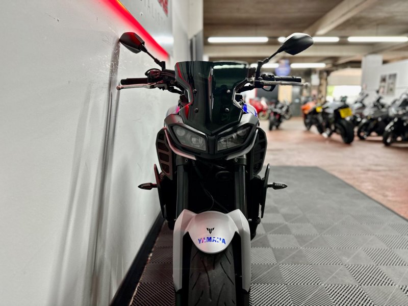 YAMAHA MT-09