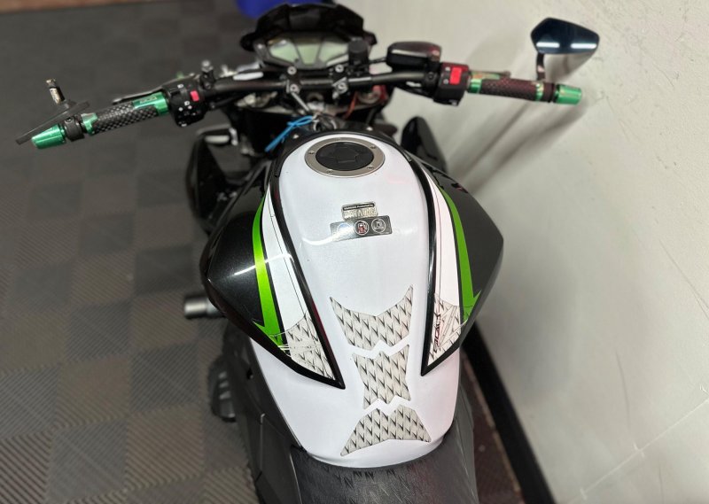 KAWASAKI Z800
