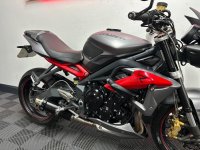 TRIUMPH STREET TRIPLE 675