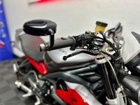 TRIUMPH STREET TRIPLE 675