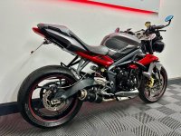 TRIUMPH STREET TRIPLE 675