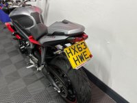 TRIUMPH STREET TRIPLE 675