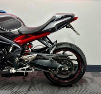 TRIUMPH STREET TRIPLE 675