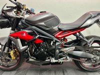 TRIUMPH STREET TRIPLE 675