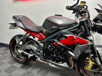 TRIUMPH STREET TRIPLE 675