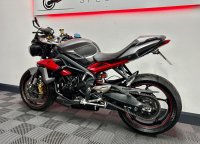TRIUMPH STREET TRIPLE 675