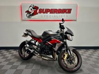 TRIUMPH STREET TRIPLE 675